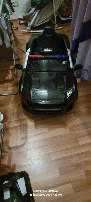 Masina electrica de poliție