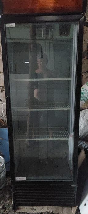 Витринный холодильник