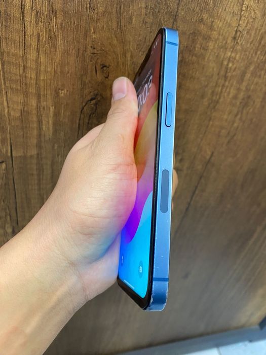 СРОЧНО Продаю IPhone 13