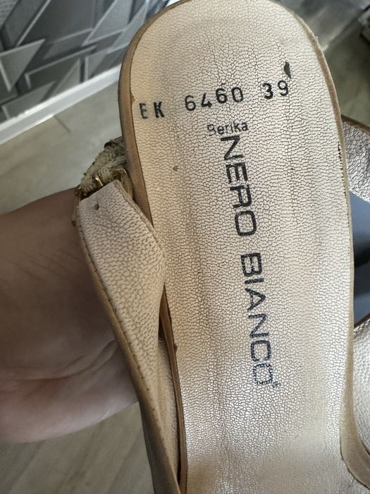 Босоножки.             .