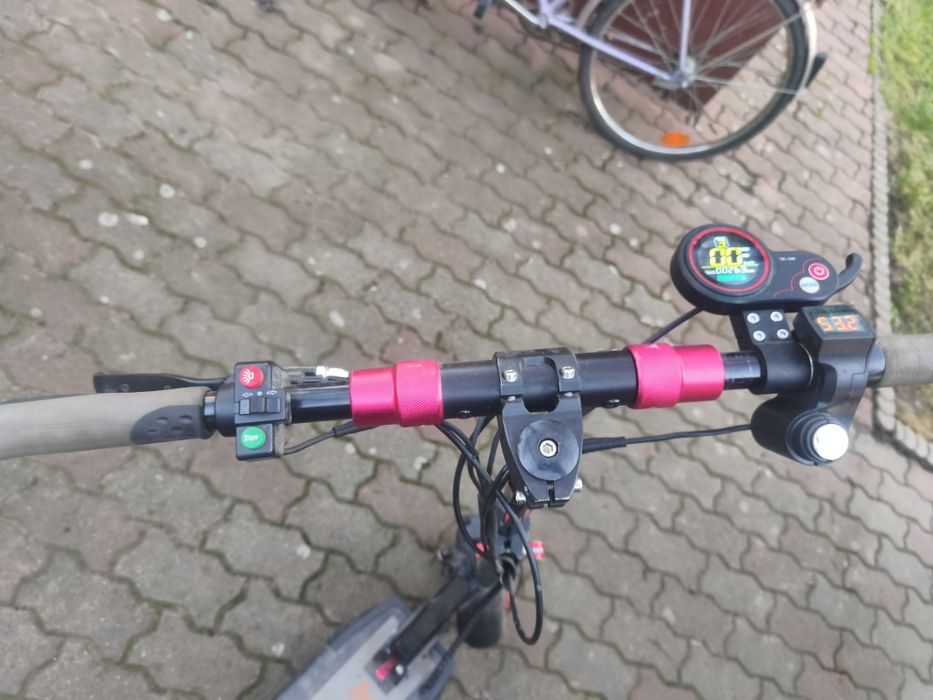 Trotinete Kukirin și NIU