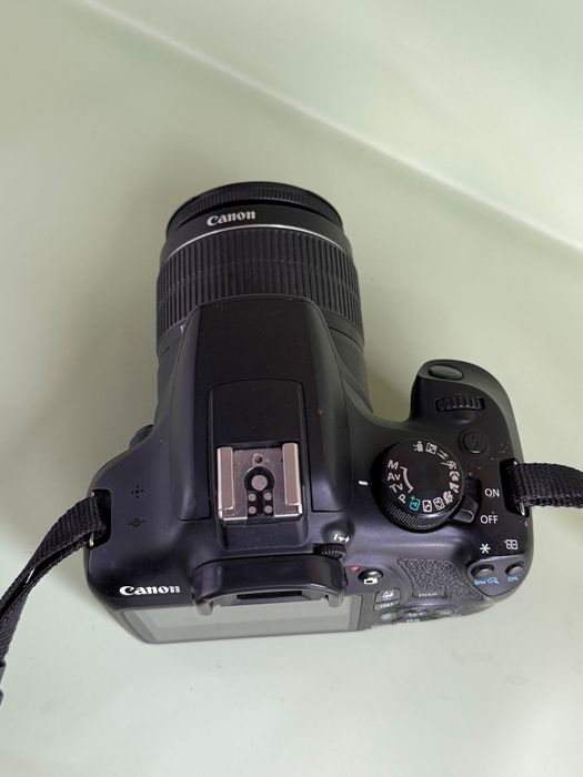 Зеркальный фотоаппарат Canon EOS 1300D