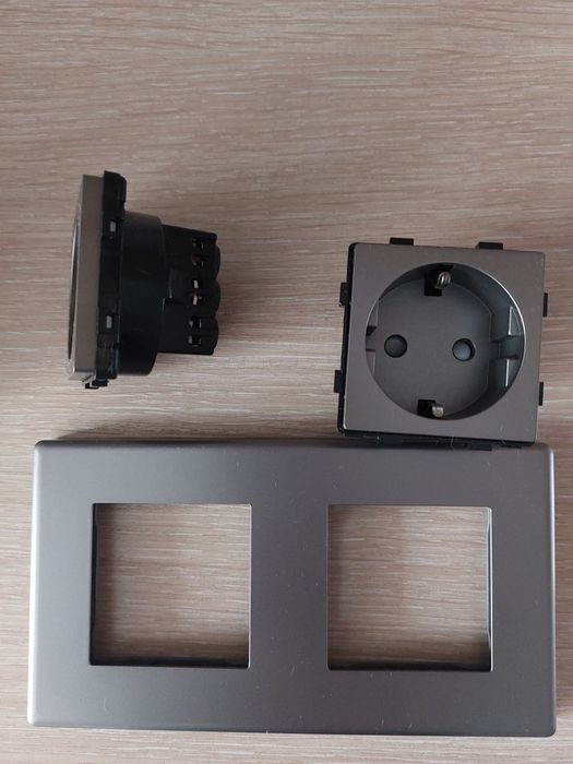Продам двойную розетку