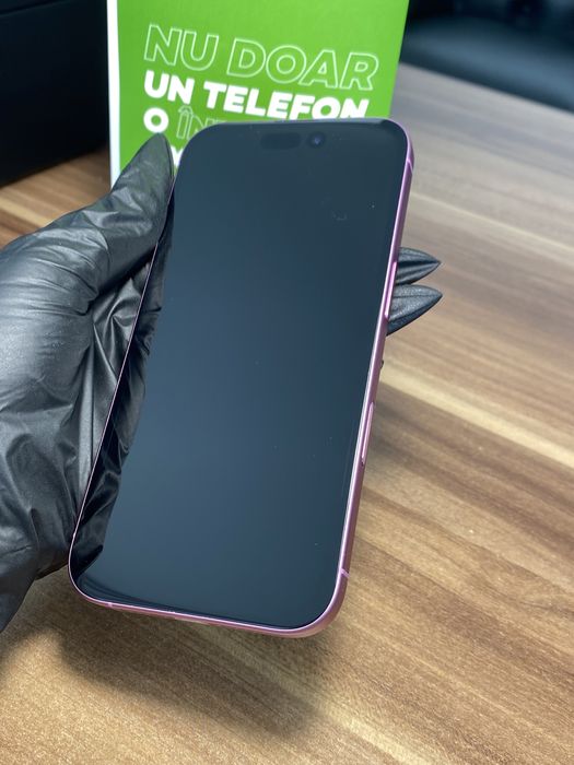 iPhone 16 • 128 GB • Pink