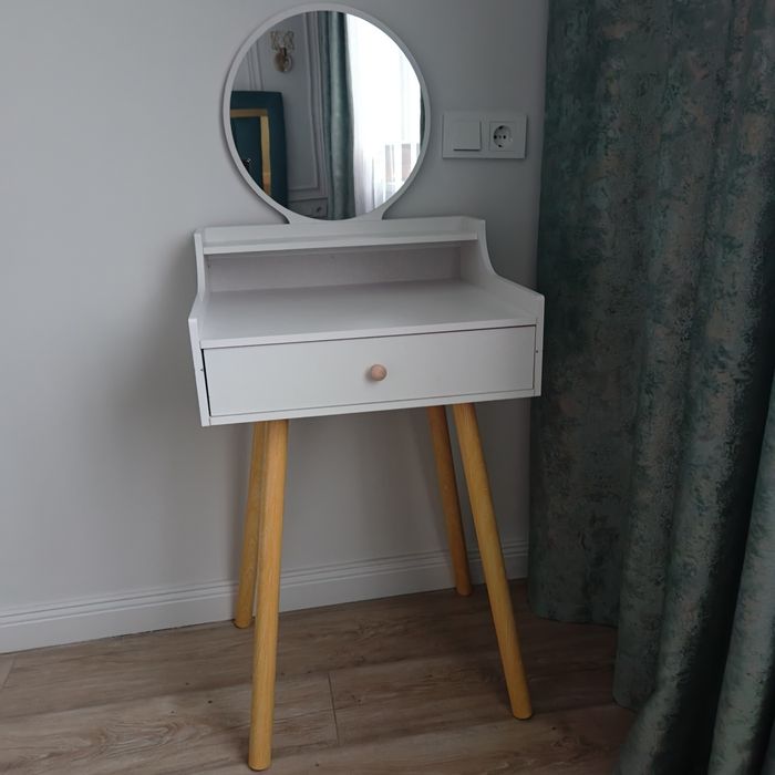 Туалетный столик