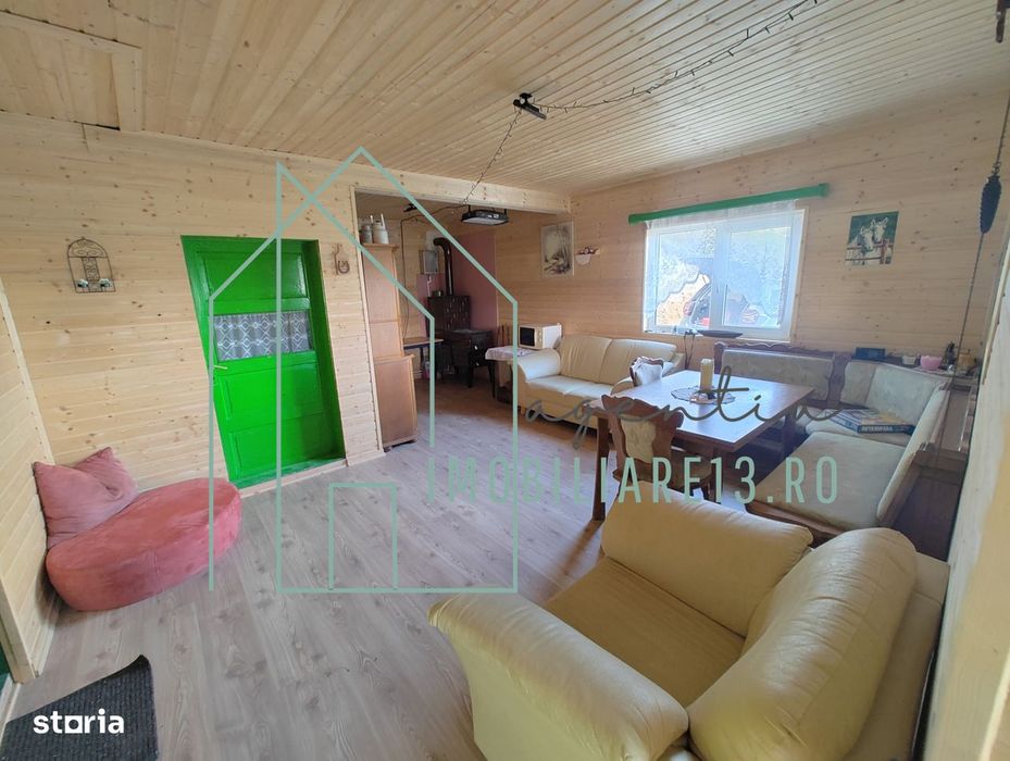 Teren panoramic cu cabana traditionala din barne – 4 km de Sugag, Al