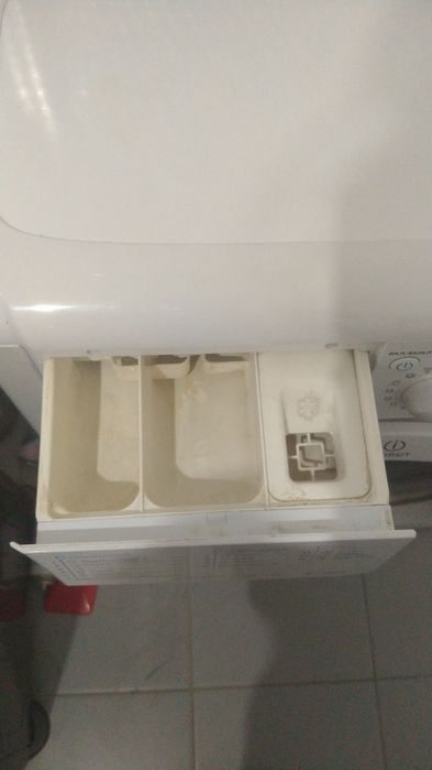 Продам стиральную машину Indesit