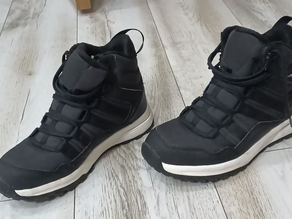 Adidași Ghete iarna, drumeție