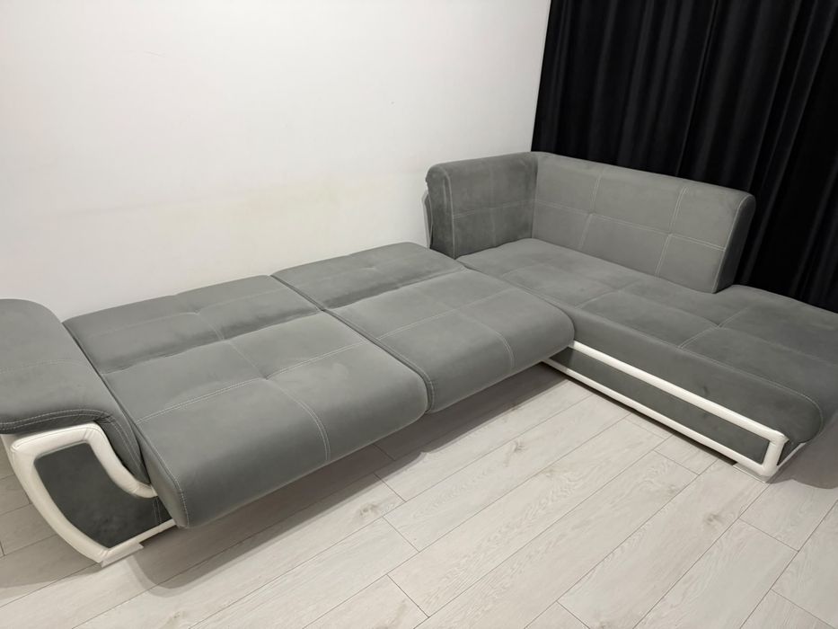 Vand coltar imitatie alcantara si piele alba