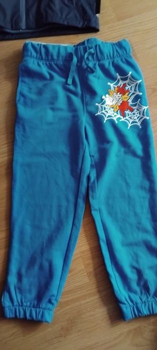 Set 2 pantaloni 4/6ani ,noi,cu etichetă