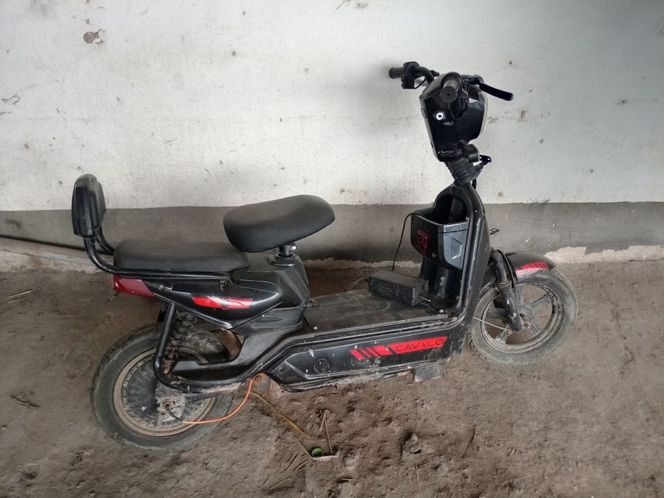 Скутер сотилади 1 млн