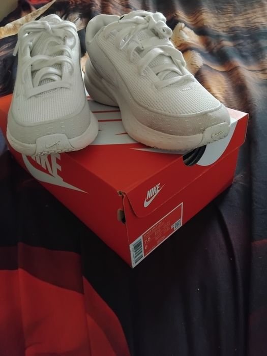 Чисто нови дамски Nike -38 1/2