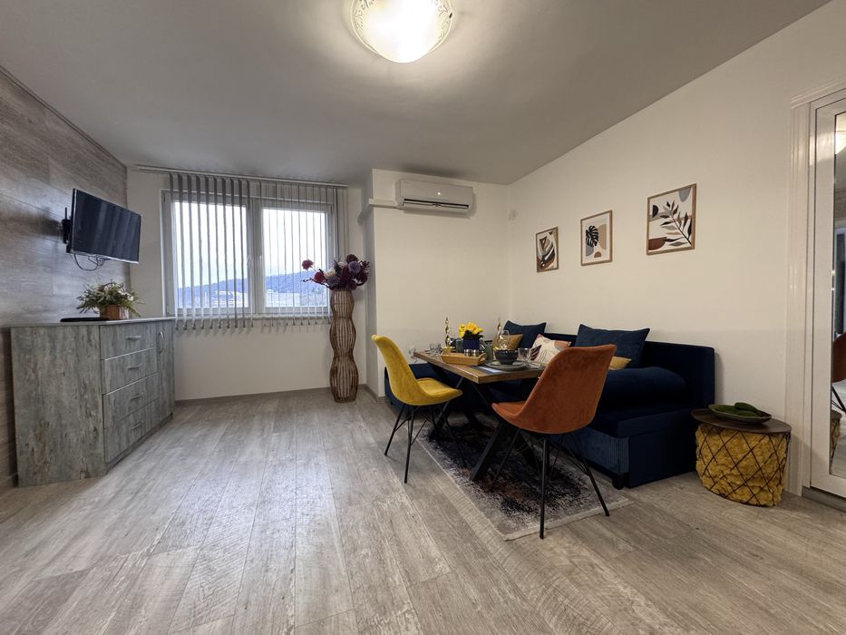 Дава се под наем Двустаен апартамент в Варна, Аспарухово - 70 кв.м за 44.88 € - Снимка #1