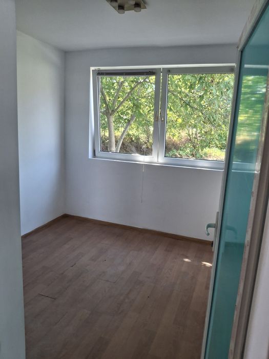 Vând hală-garaj-depozit