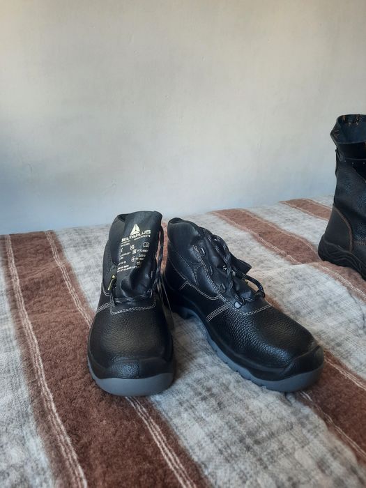 Спец одежда зимняя и сапоги