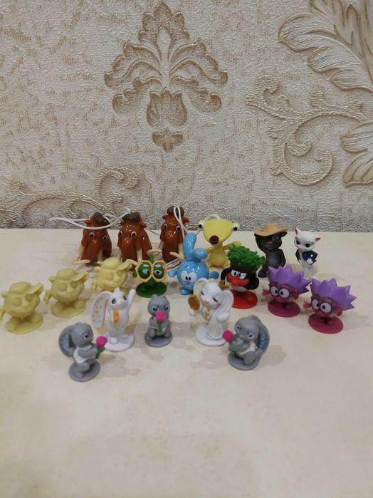 Продам киндер игрушки