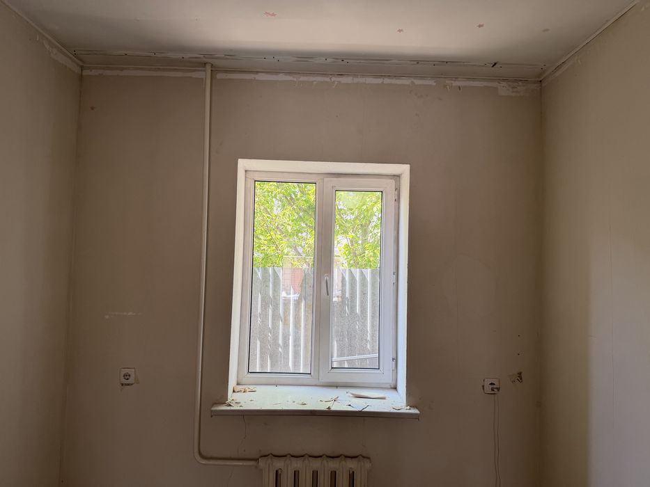 Продам пластиковые окна и дверь.