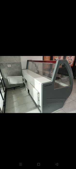 Витринный холодильник