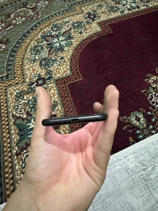 Iphone se 128 RU/A idiyaal