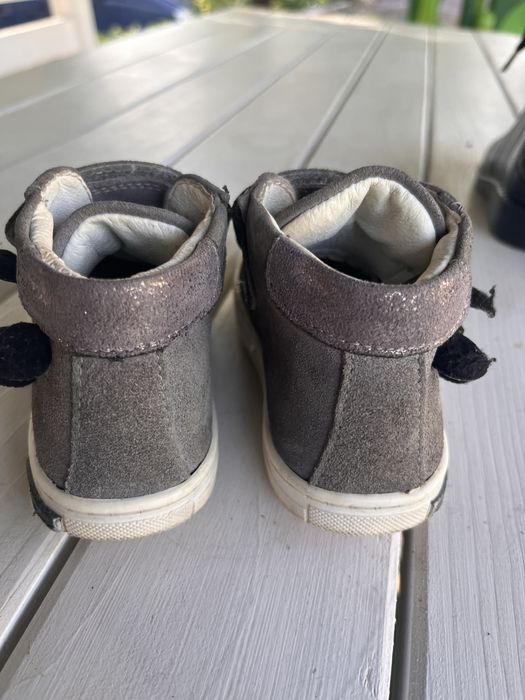 Продавам детски обувки / боти Primigi номер 23, за краче до  12,5см