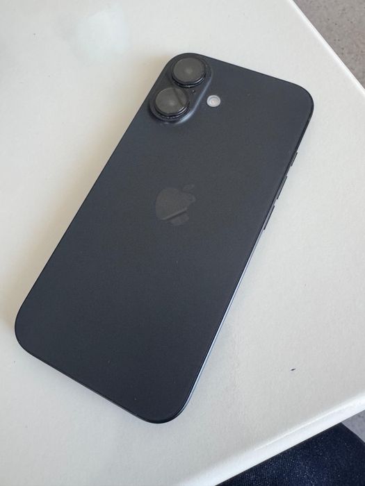 iPhone 16 в хорошем состаяний