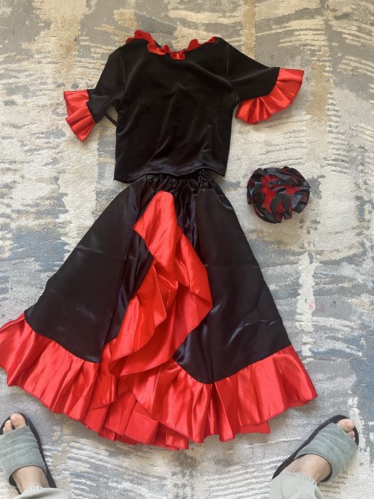 Продаю испанский костюм