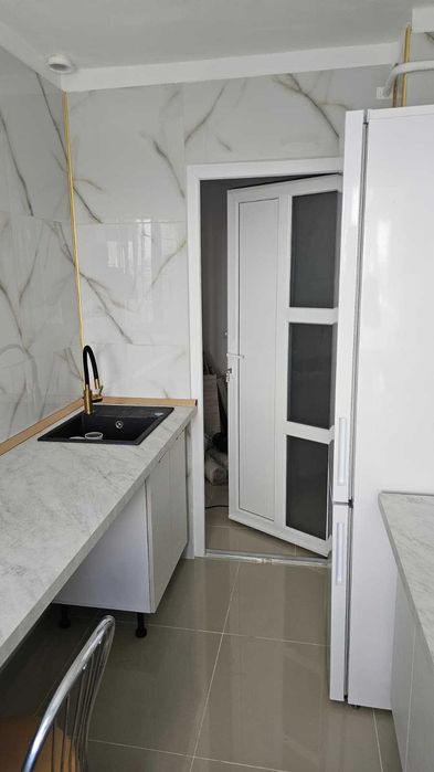 Ateneu piata Chirila Tatarasi Apartament de 3 camere decomandate nou renovate