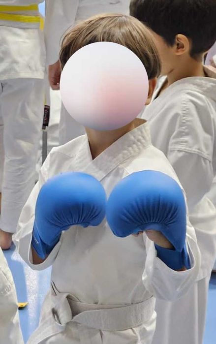 Echipament Karate - kimono & protectii pumn (size S)