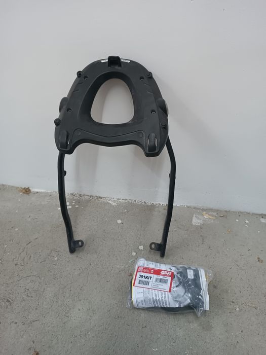 Продавам givi  стойка за куфар за Yamaha fz6  Fazer 300лв