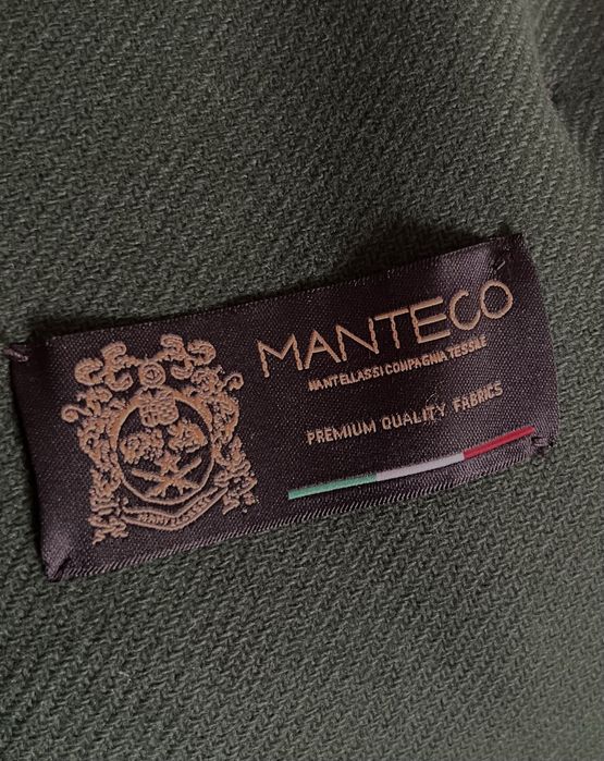 Зеленое пальто от Зара