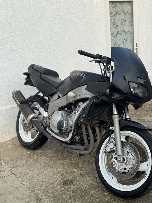 Se vinde YAMAHA FZR 600