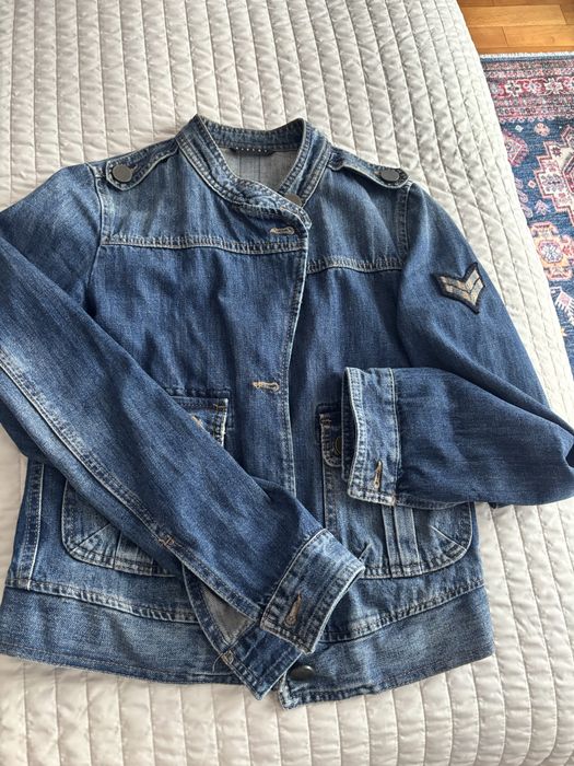 Geaca Sisley din blugi cu design modern