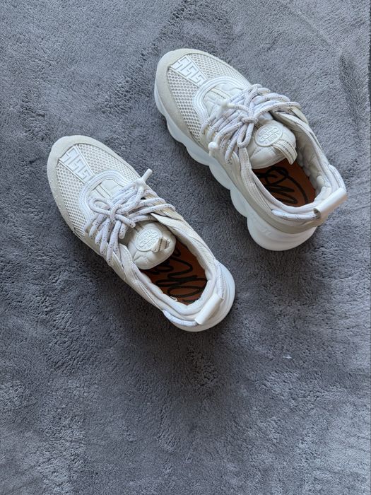 Versace chain reaction