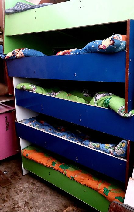 Детский кроват в хорошем состоянит