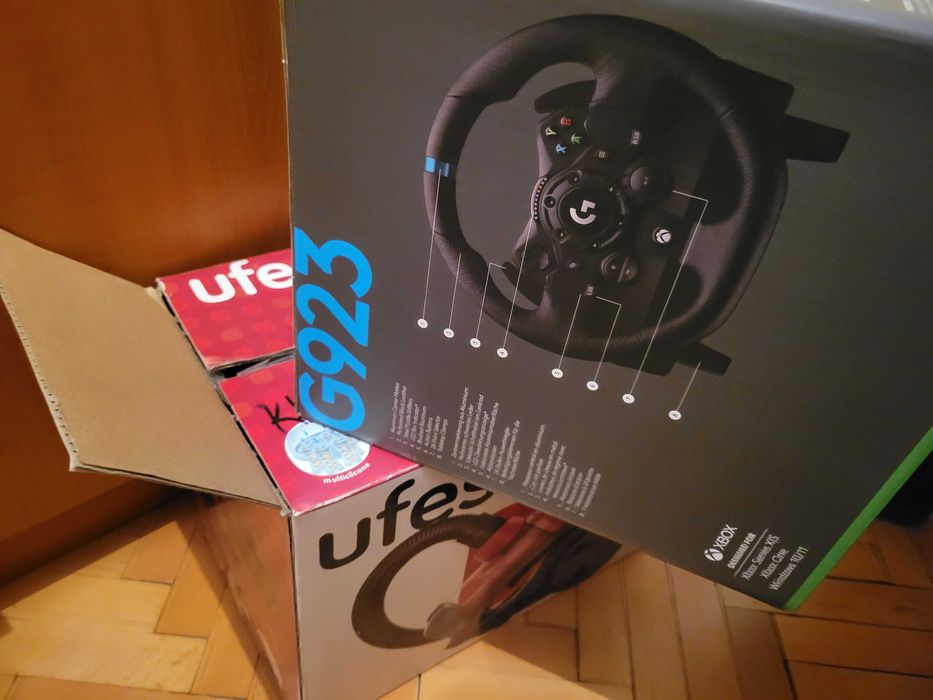 НОВ, гар-я Logitech G923 волан със скорости и педали за PC и XBOX