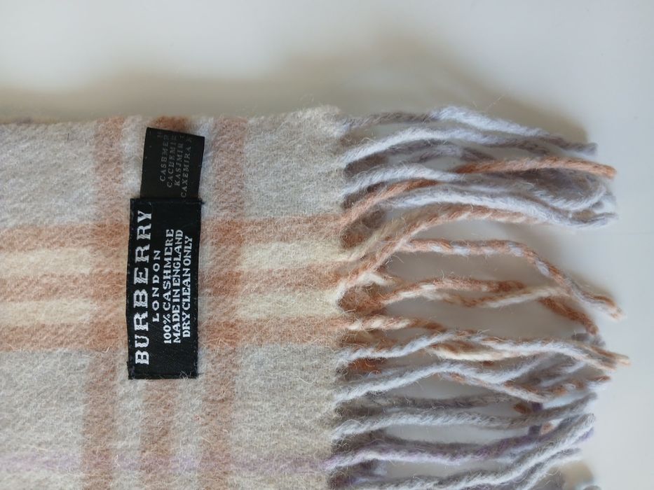 Кашмирени шалове Burberry