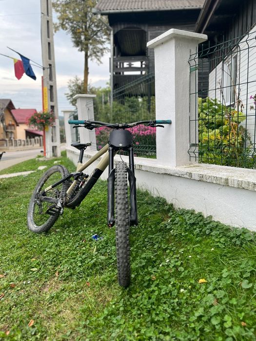 Vând Cube Downhill