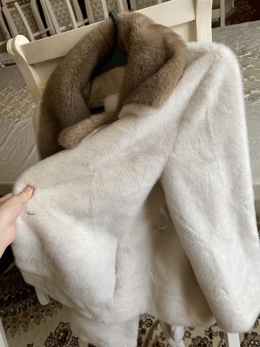 Белый эко шуба Б/У