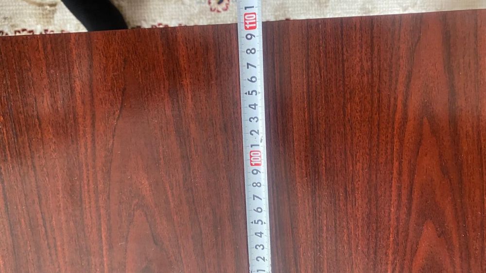 Продам стол для гостиной