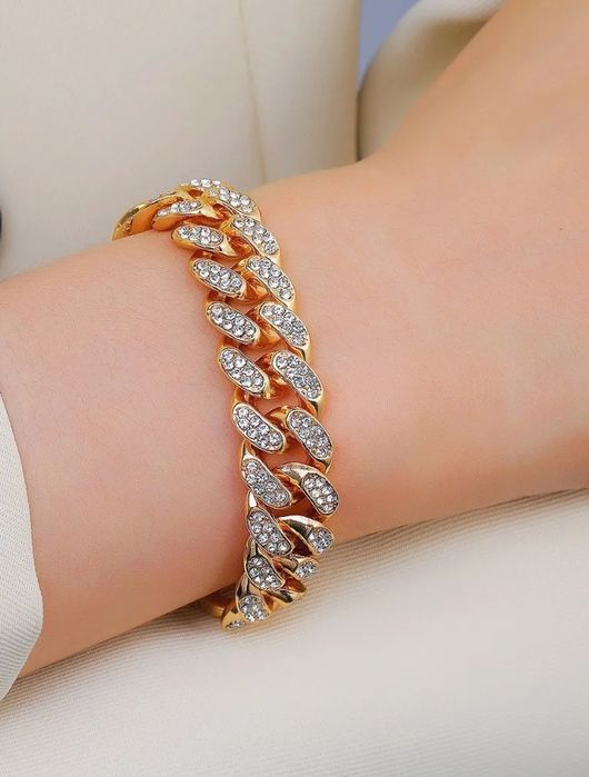 Браслет широкий с камнями