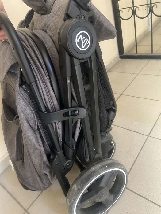 Коляска детская BabyZz отличная