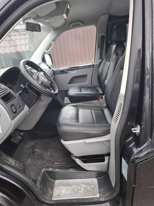 VW Transporter T5 F60-Edition Autoutilitara 5 locuri 6 usi 2008 2.5TDi 180 CP E4 CutieAut AC Piele, recent adus