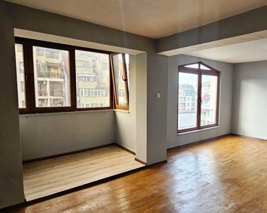 Двустаен апартамент в район Зимно Кино Тракия- в близост до Гранд Мол!