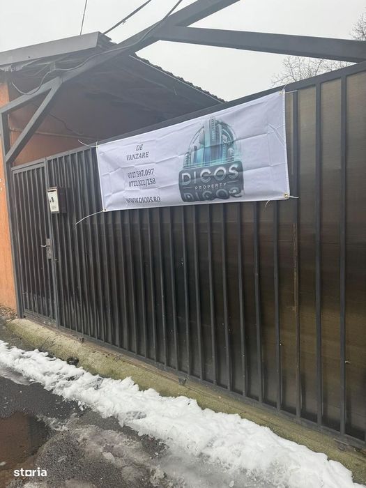 Casă de vânzare – Strada Crinului