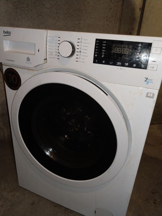 Пералня със сушилня