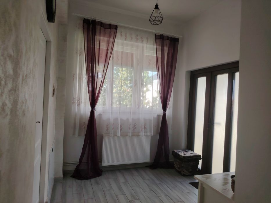 Casă spațioasă în Ghioroc, județul Arad