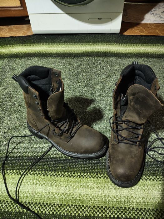 Спецботинка redwing