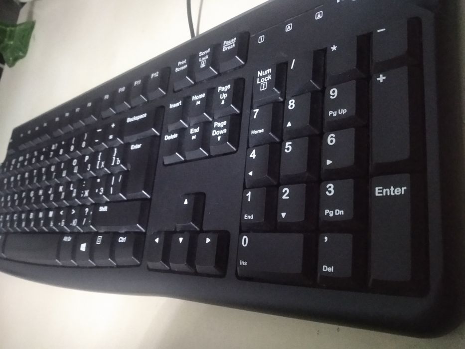 Офисная Клавиатура - {Logitech}