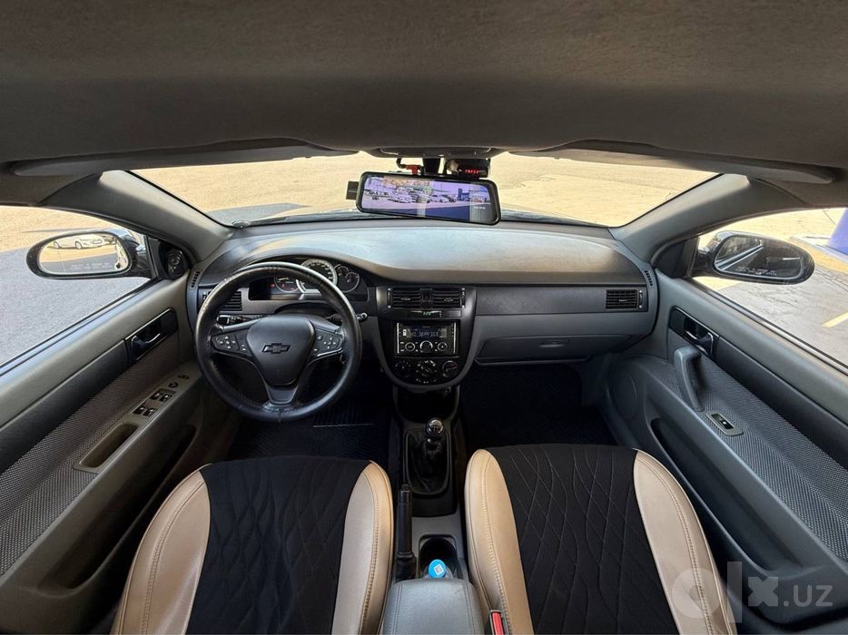Продаётся Chevrolet Lacetti 1-позиция (MT) Год 2009
