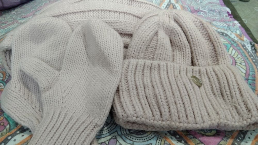 Продам шапку набор зимнюю